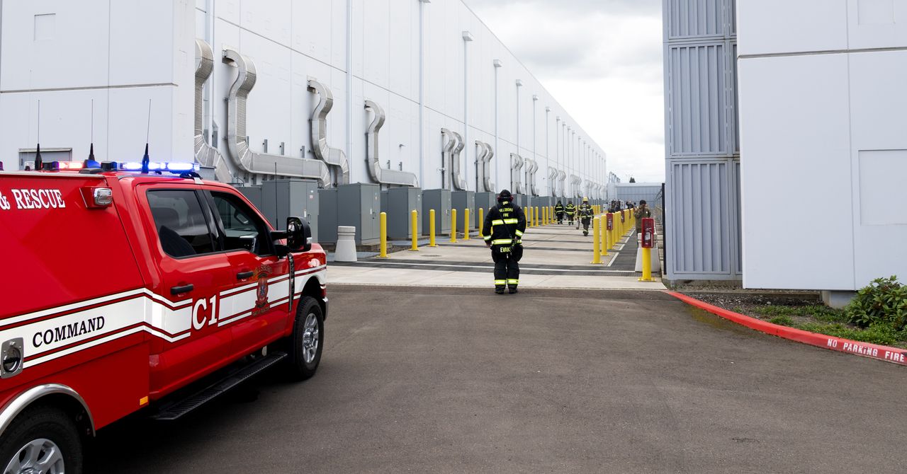 X Data Center Fire em Oregon começou dentro do gabinete elétrico, dizem as autoridades