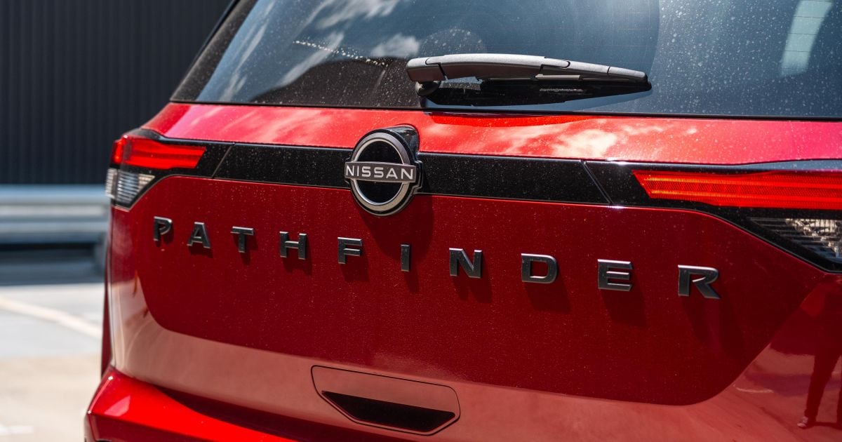 Nissan Pathfinder tornando