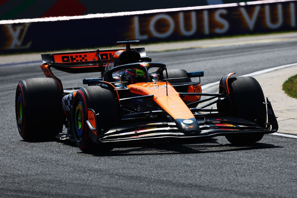 Piastri bate Norris em FP3 como Verstappen luta