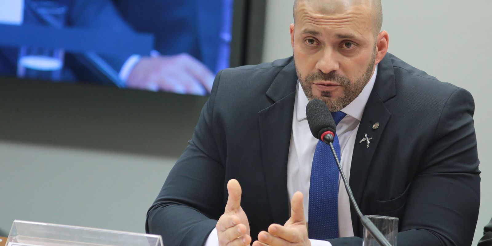 Moraes autoriza Daniel Silveira a fazer tratamento fora da prisão