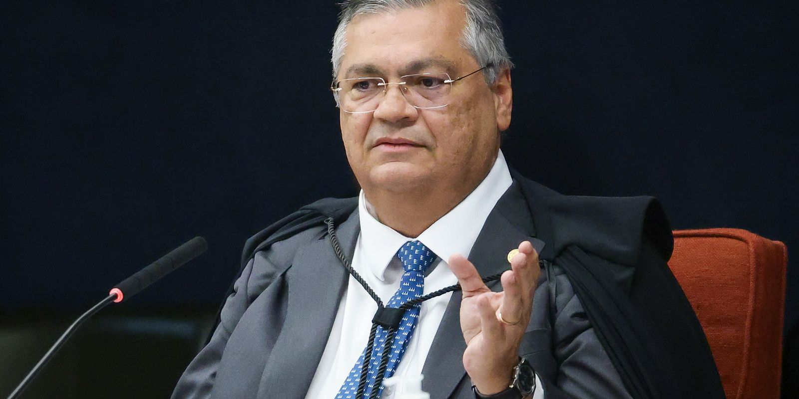 Dino vota pela condenação de Bolsonaro e mais sete; placar está 2 a 0