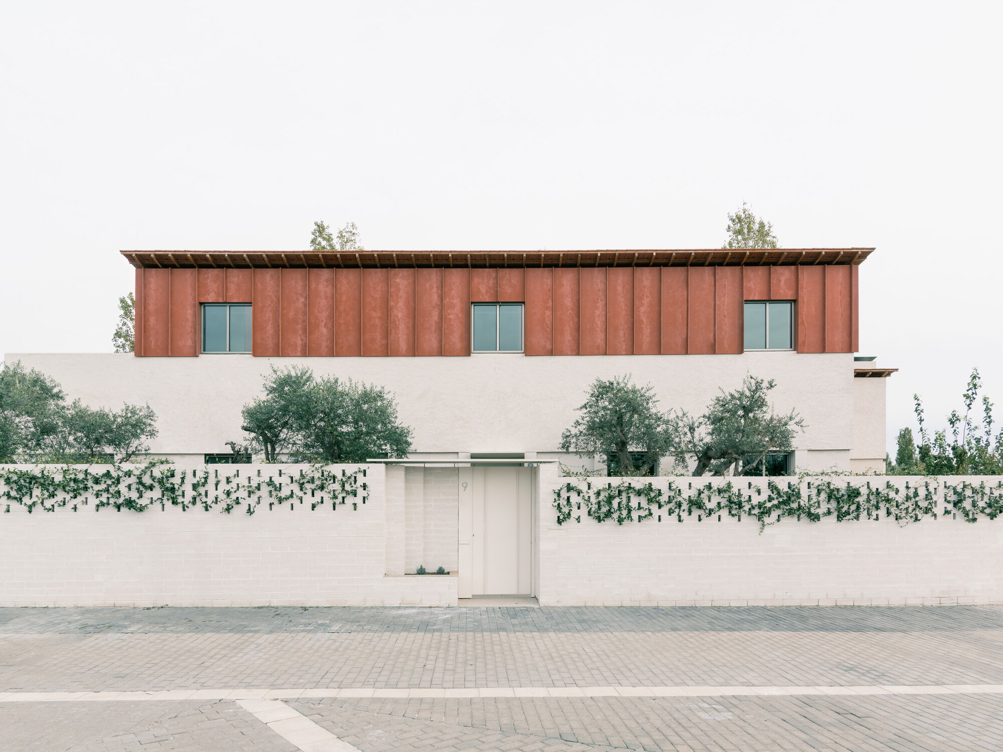 Alba & Oriol House / Mh.AP Studio