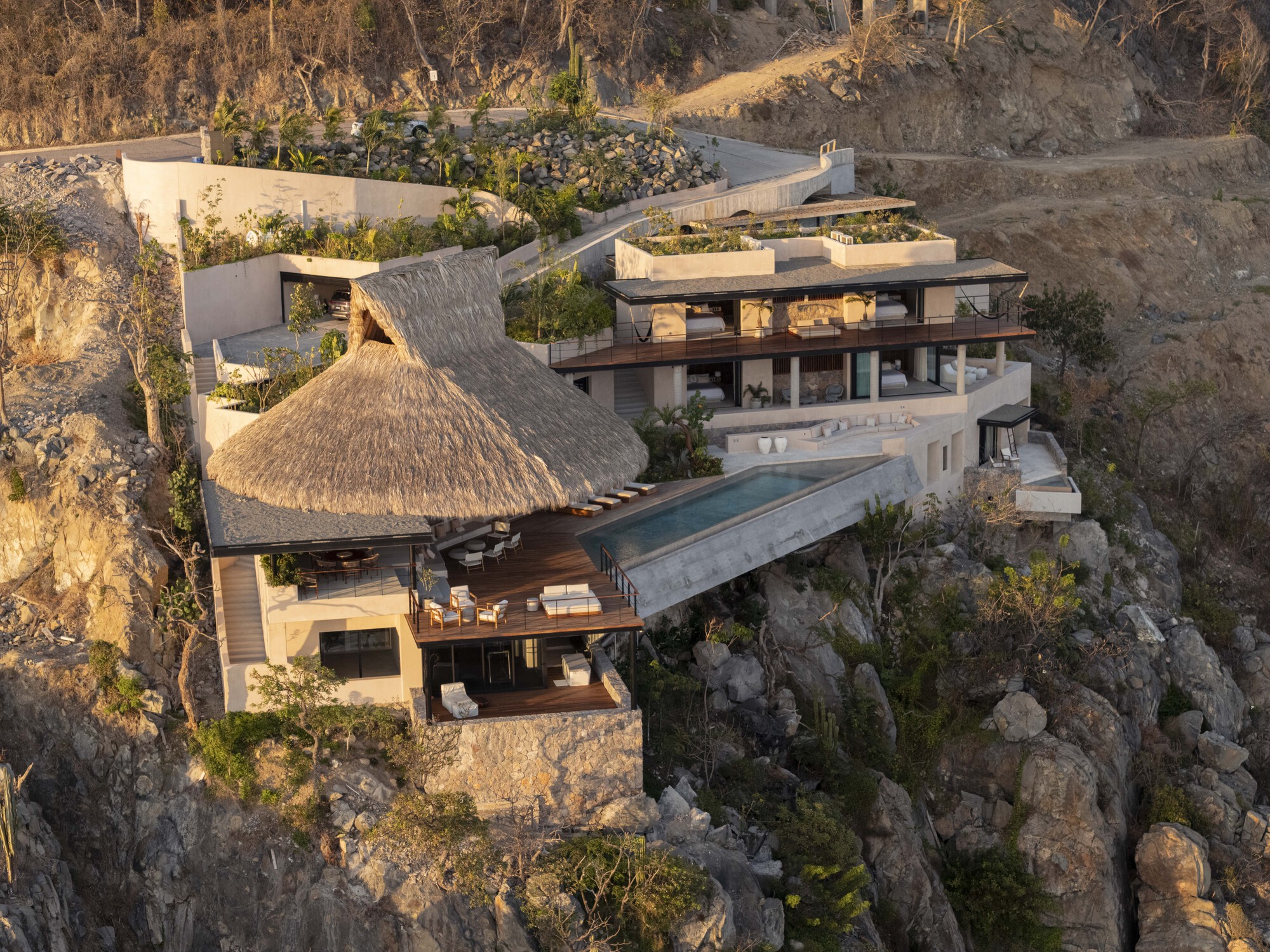 Casa Yuri / Zozaya Arquitectos