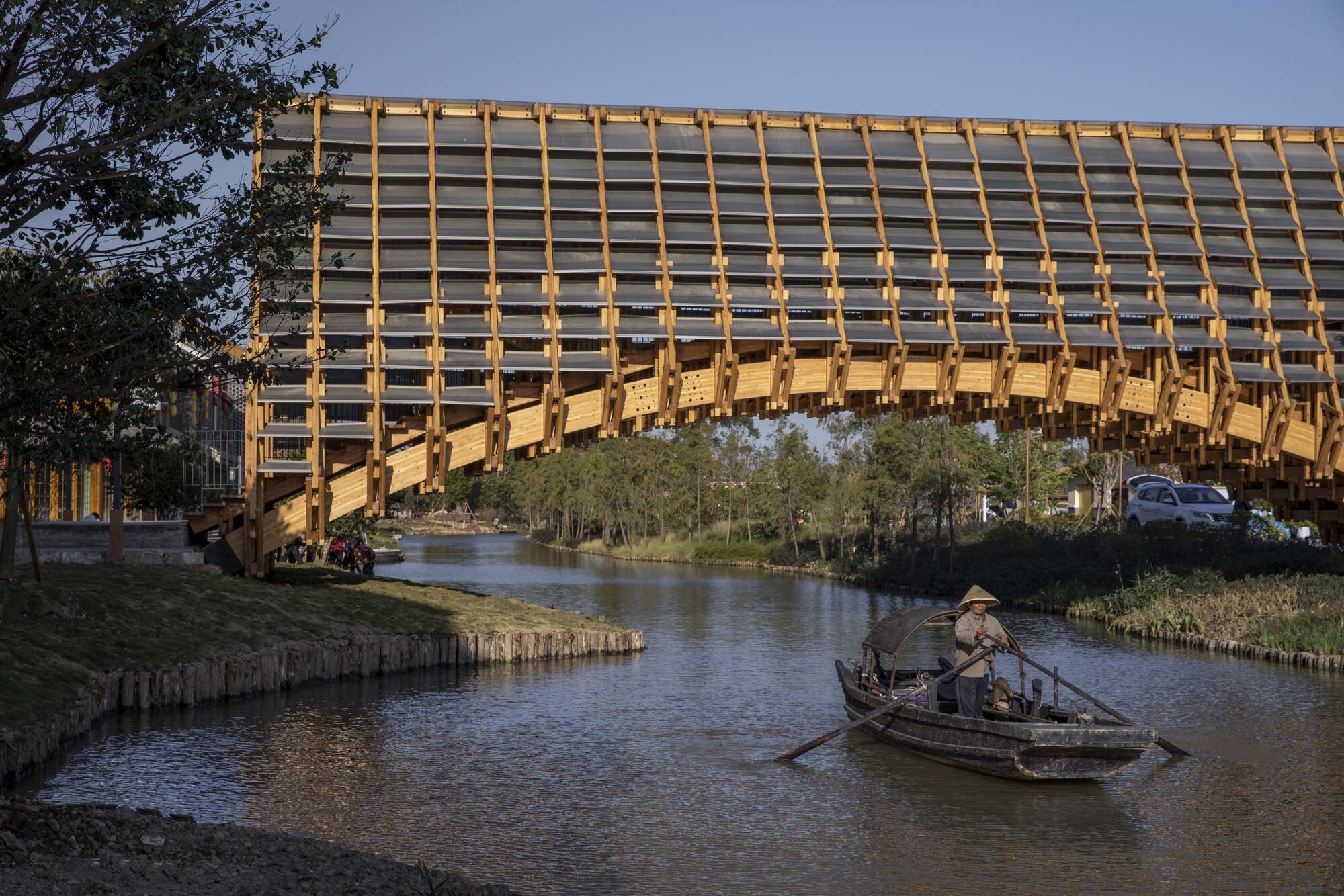 Artesanato híbrido: 5 pontes de pedestres reimaginando materiais naturais em toda a Ásia