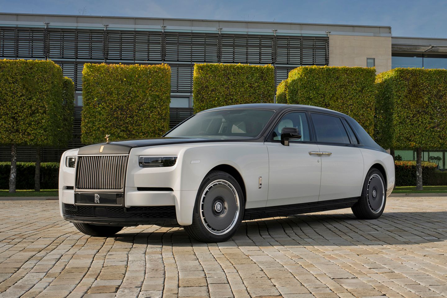 Rolls-Royce aposta forte com ‘magnum opus’