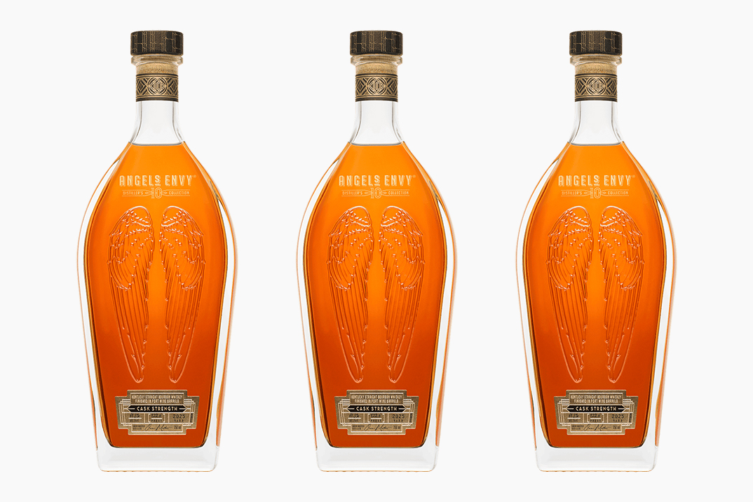 A força do barril de 10 anos de Angel de 10 anos leva bourbon com acabamento portuário para um novo nível