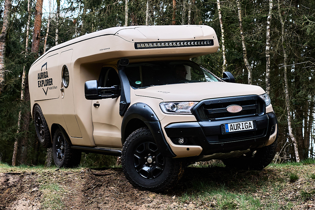 O Voyager Overlander inaugural da startup alemã Auriga Explorer transforma um Ford Ranger em um micro-lodge em expansão