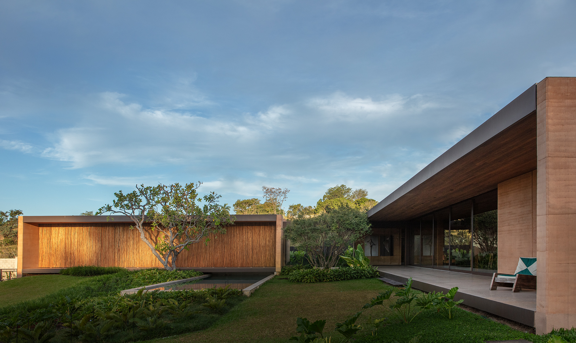 Taipa Residence / Studio (+) Valéria Gontijo