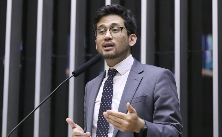 Comissão debate projeto que isenta compras internacionais de até 50 dólares de Imposto de Importação – Notícias