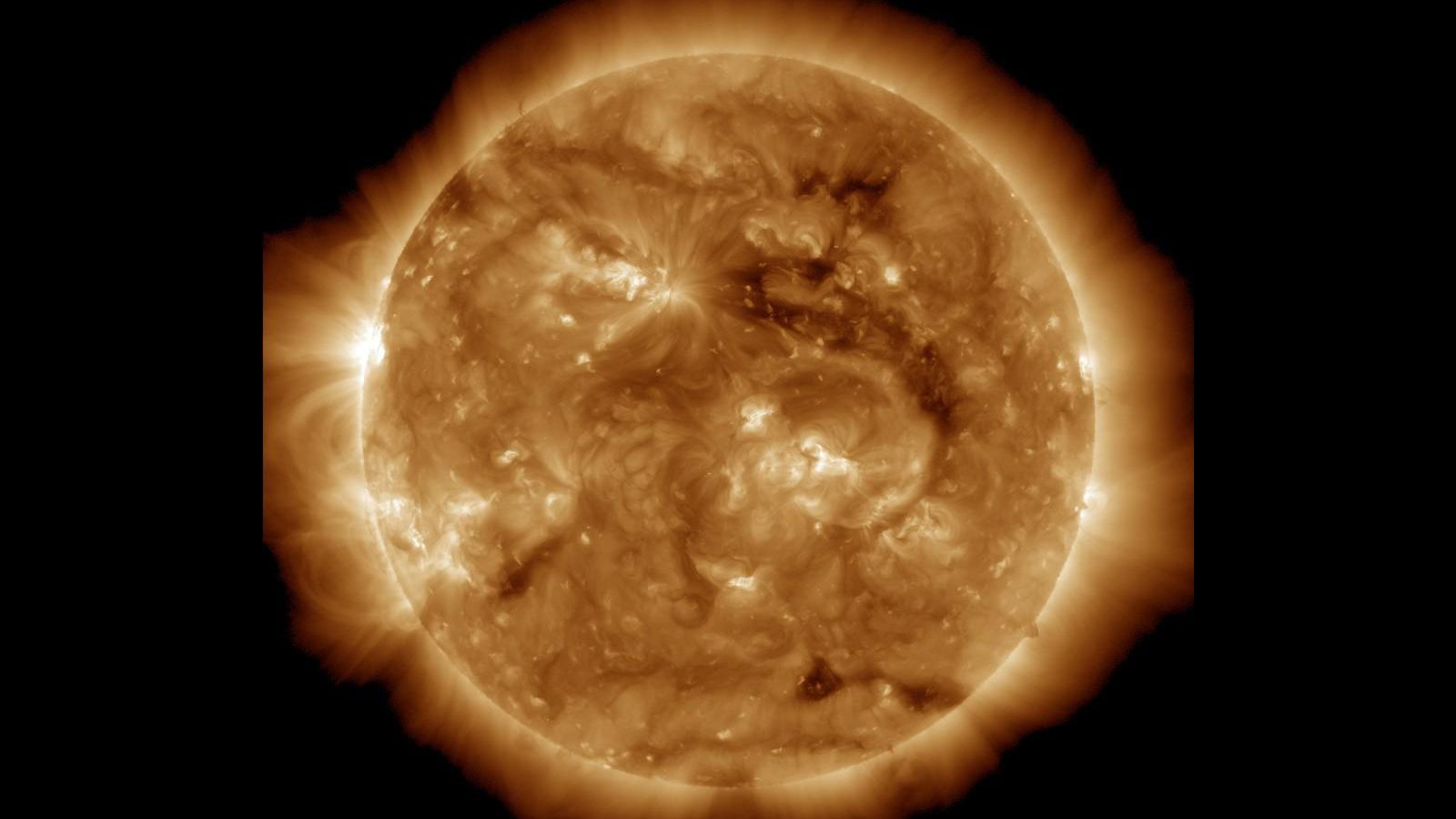 Cientistas descobrem ondas magnéticas retorcidas no Sol: isso poderia ajudar a resolver um enorme mistério solar?