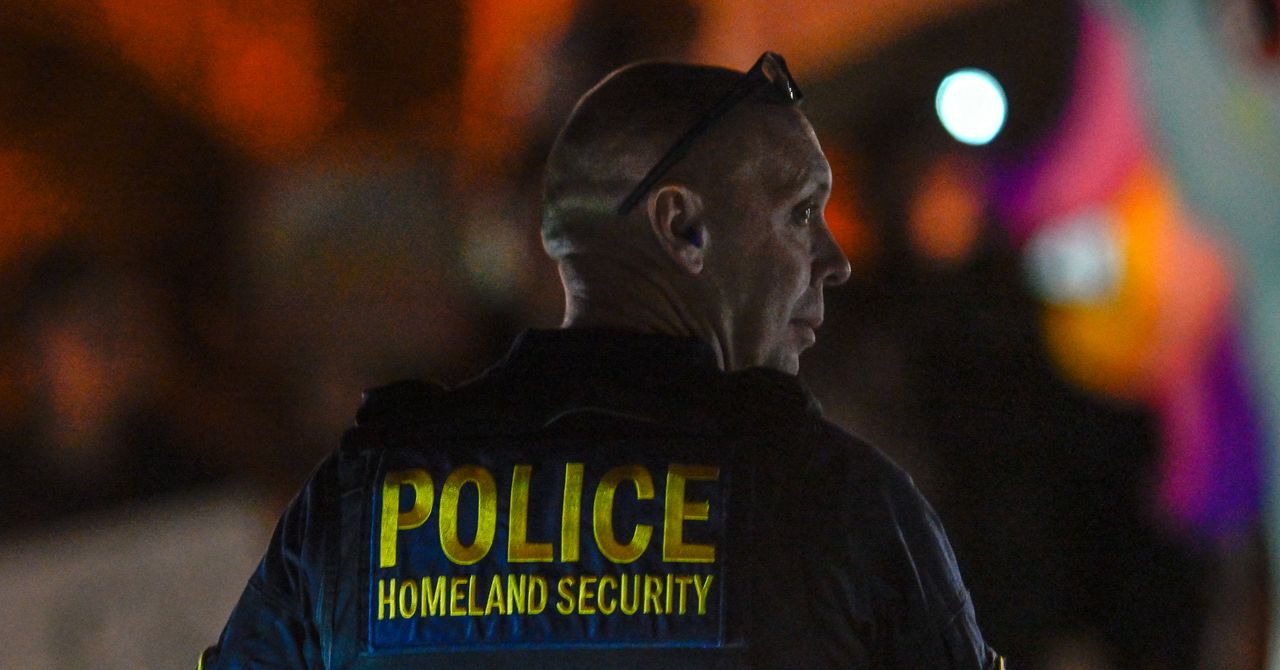 ICE oferece até US$ 280 milhões para empresas de “caçadores de recompensas” que rastreiam imigrantes