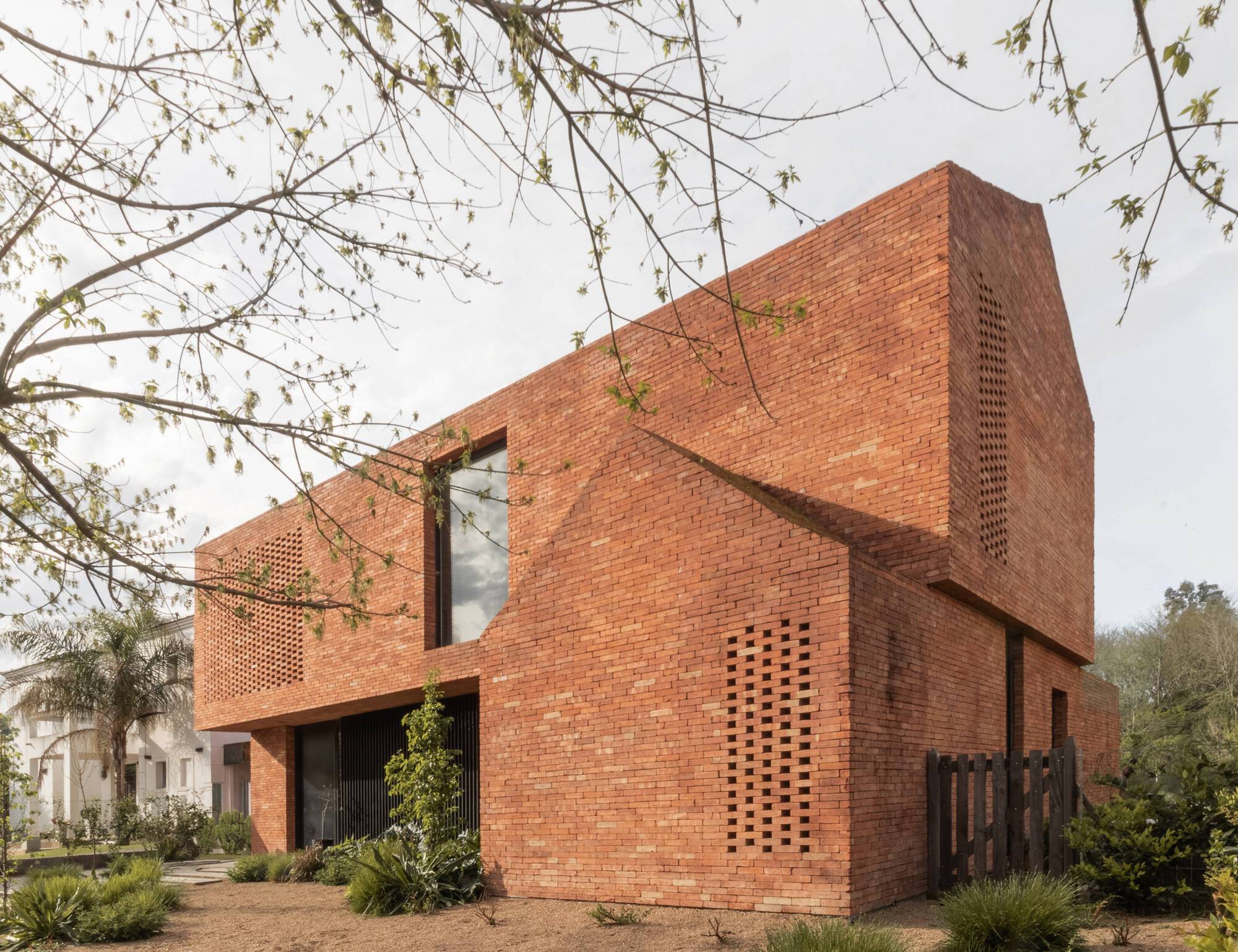 Casa CM / AtelierM + Nicolas Krause
