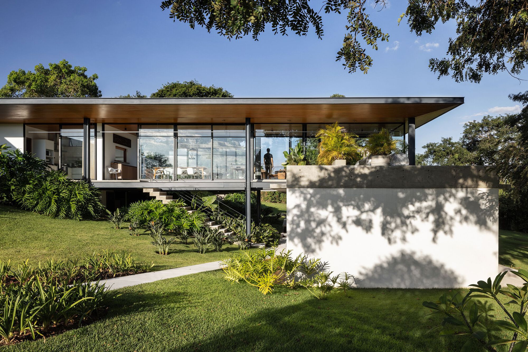House Duas Marias I / Canoa Arquitetura