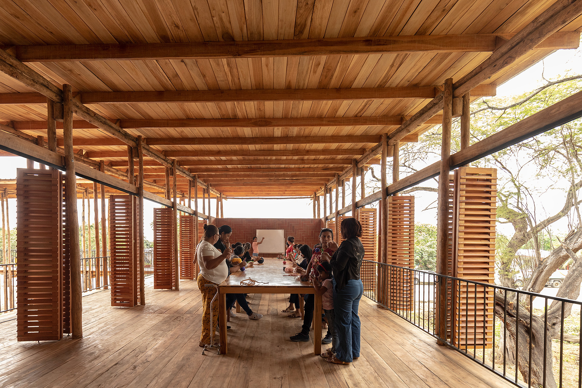 Arquitetura Centrada na Comunidade: Redefinindo o Papel dos Arquitetos na América do Sul
