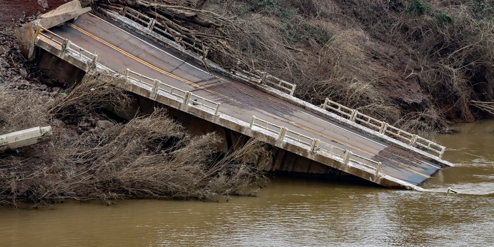 Cidades precisam de ajuda para enfrentar crise climática, diz ministro