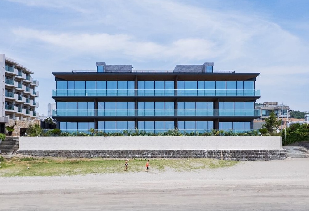 Diamas Hayama / APOLLO Architects & Associates