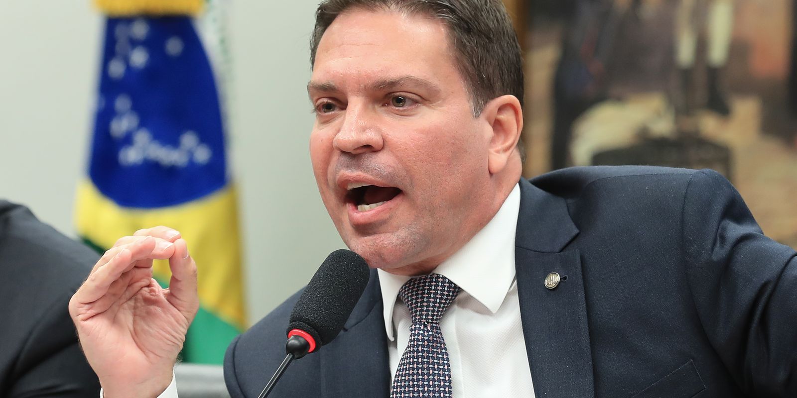 Prisão de Ramagem é fruto da cooperação entre Brasil e EUA, diz PF