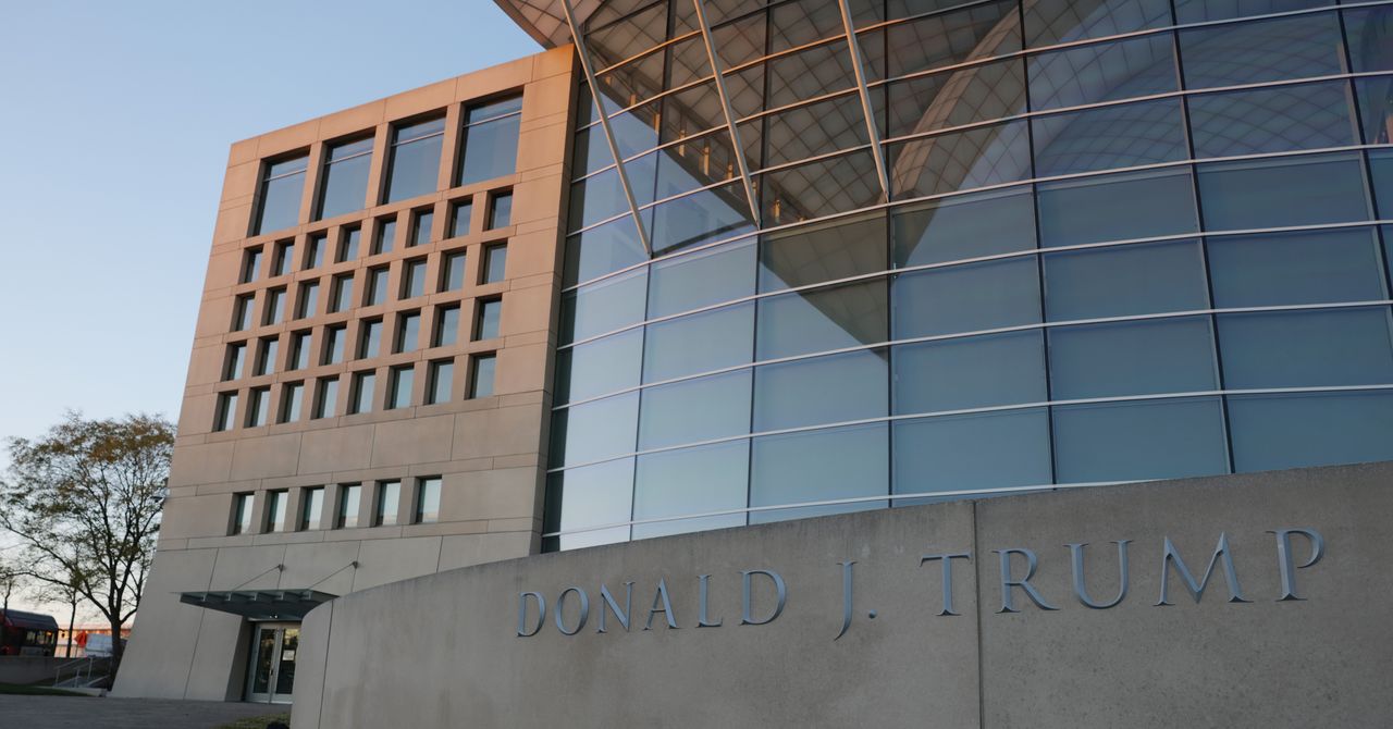 Os planos do administrador Trump para construção de USIP de US$ 500 milhões podem violar ordem judicial, dizem ex-trabalhadores