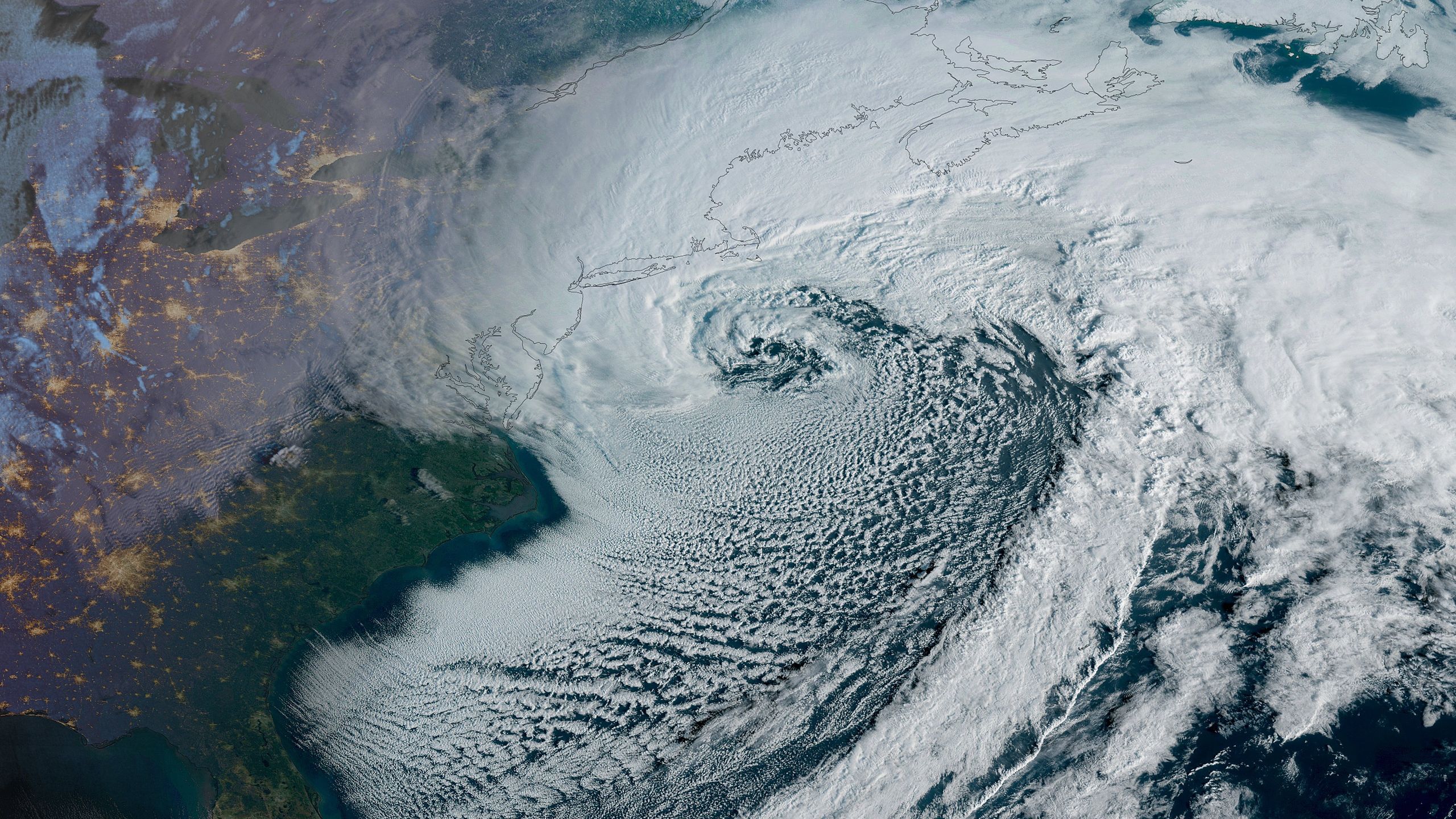 Satélites observam ciclone-bomba atinge o nordeste dos EUA com neve e relâmpagos