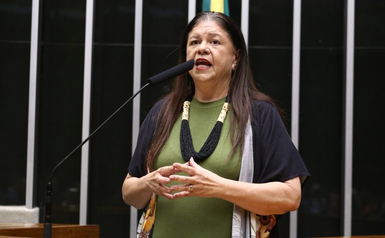 Comissão aprova deduzir salário-maternidade de tributos pagos por pequena empresa – Notícias