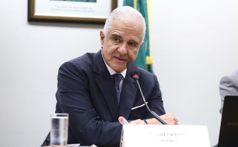 Frentes parlamentares criticam fim da “taxa das blusinhas” e apontam concorrência desleal – Notícias