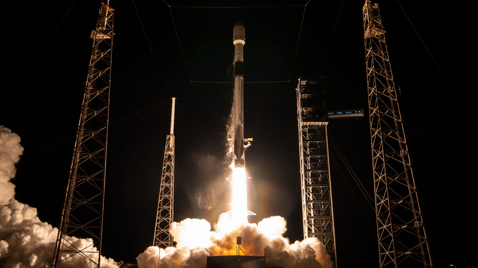 Veja a SpaceX lançar satélite GPS avançado para a Força Espacial dos EUA no início de 20 de abril