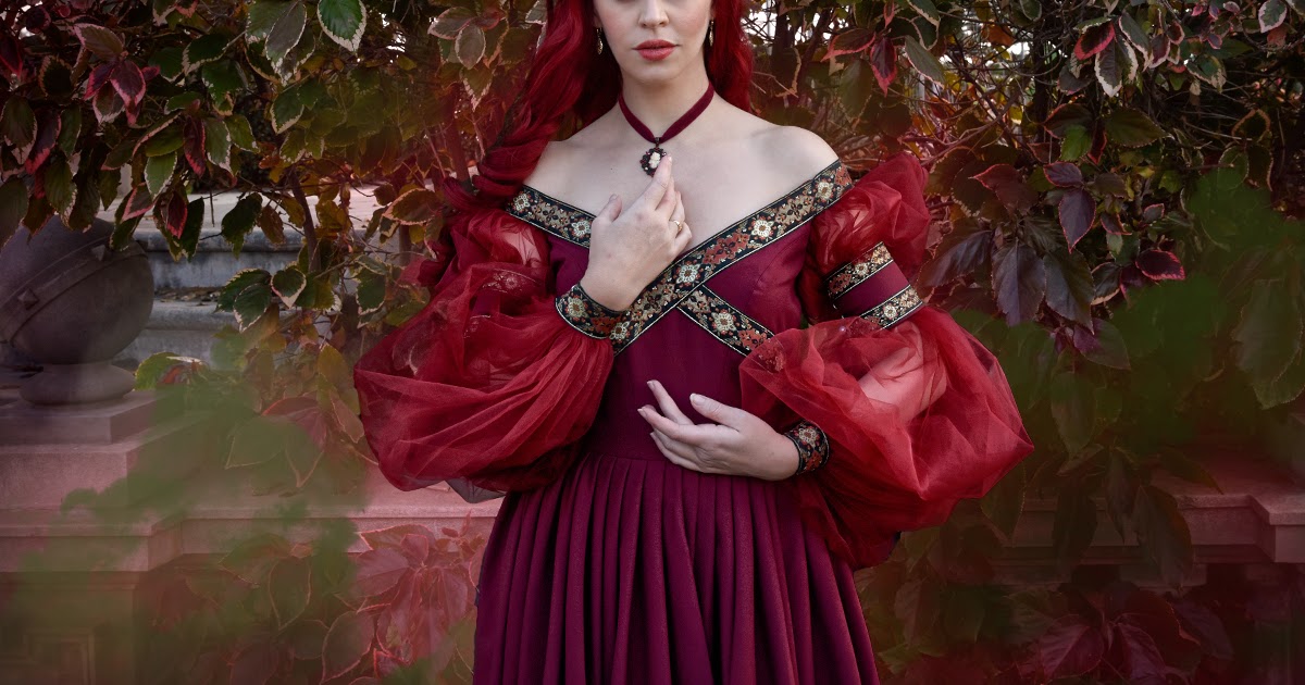 10 vestidos medievais deslumbrantes para casamentos, feiras e festivais