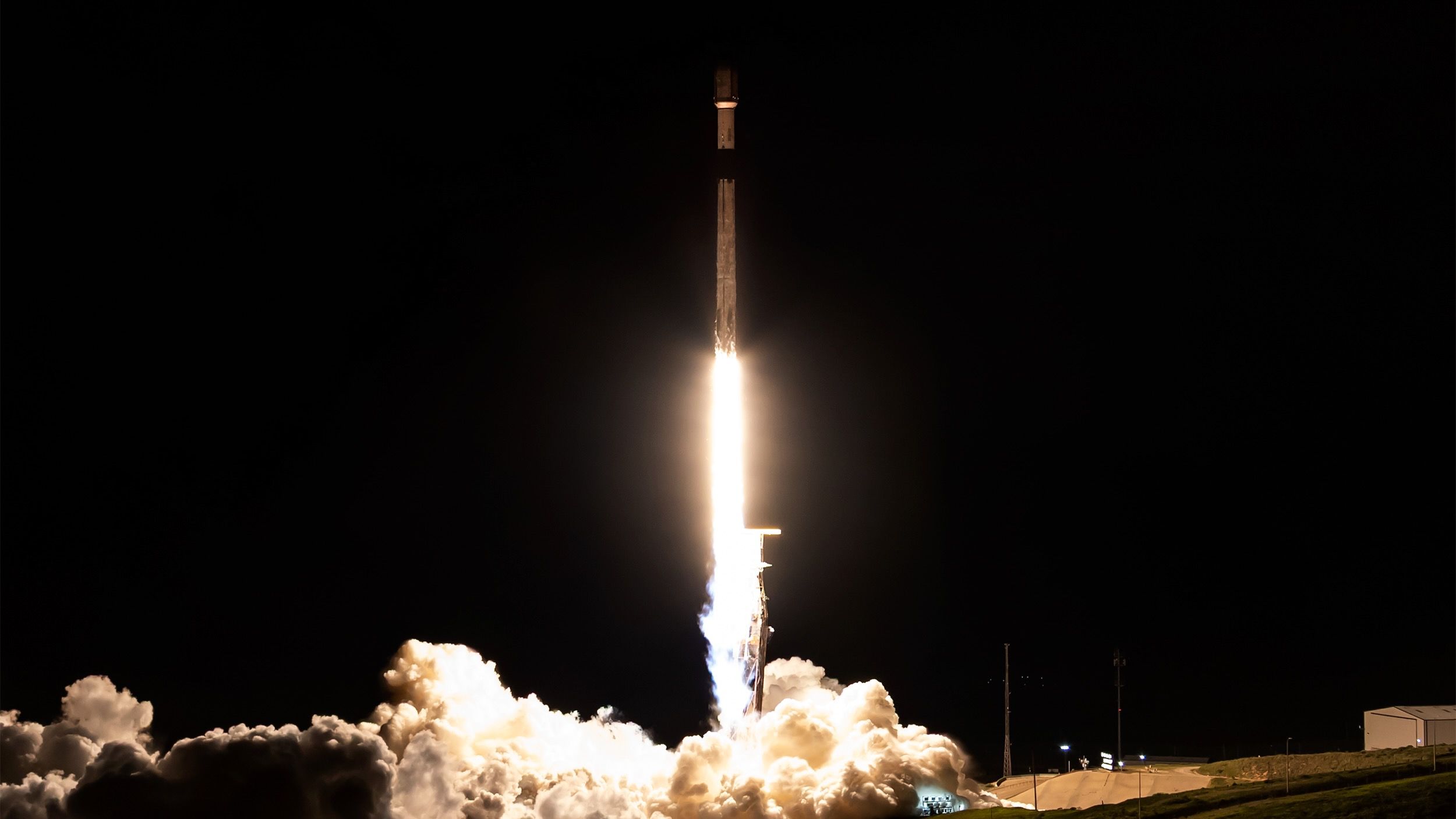 Veja a SpaceX lançar satélites espiões secretos dos EUA em órbita da Califórnia hoje