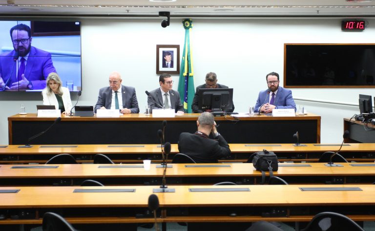 Ministério da Fazenda aponta cooperação entre órgãos como chave contra lavagem de dinheiro em fintechs – Notícias