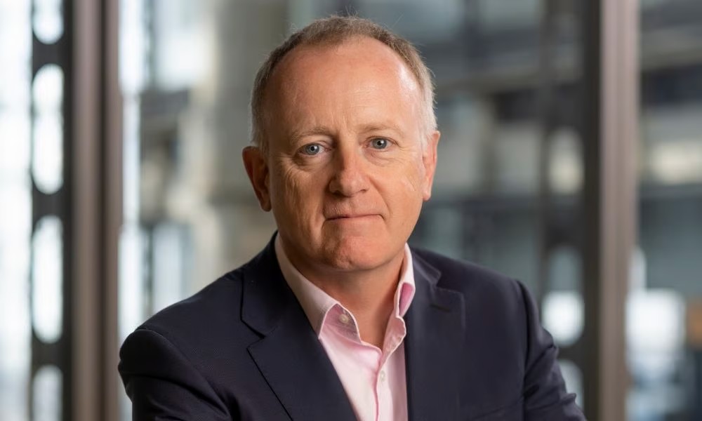 Lloyd’s descobre que o ex-CEO John Neal violou regras de compliance
