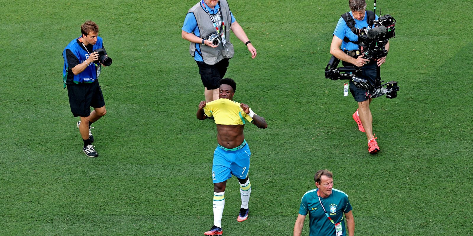Vini Jr. mantém sonho do hexa e Marquinhos fala em tom de adeus