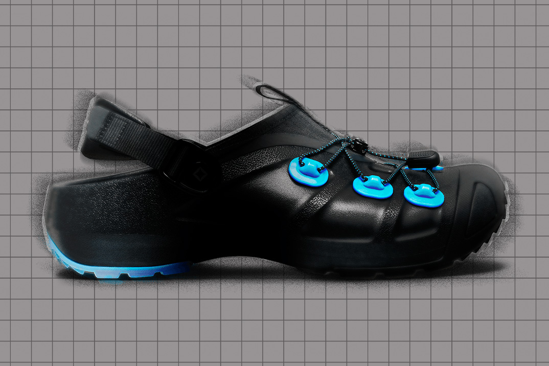 Helinox transformou o entupimento Quick Trail da Crocs em um sapato de acampamento que brilha no escuro