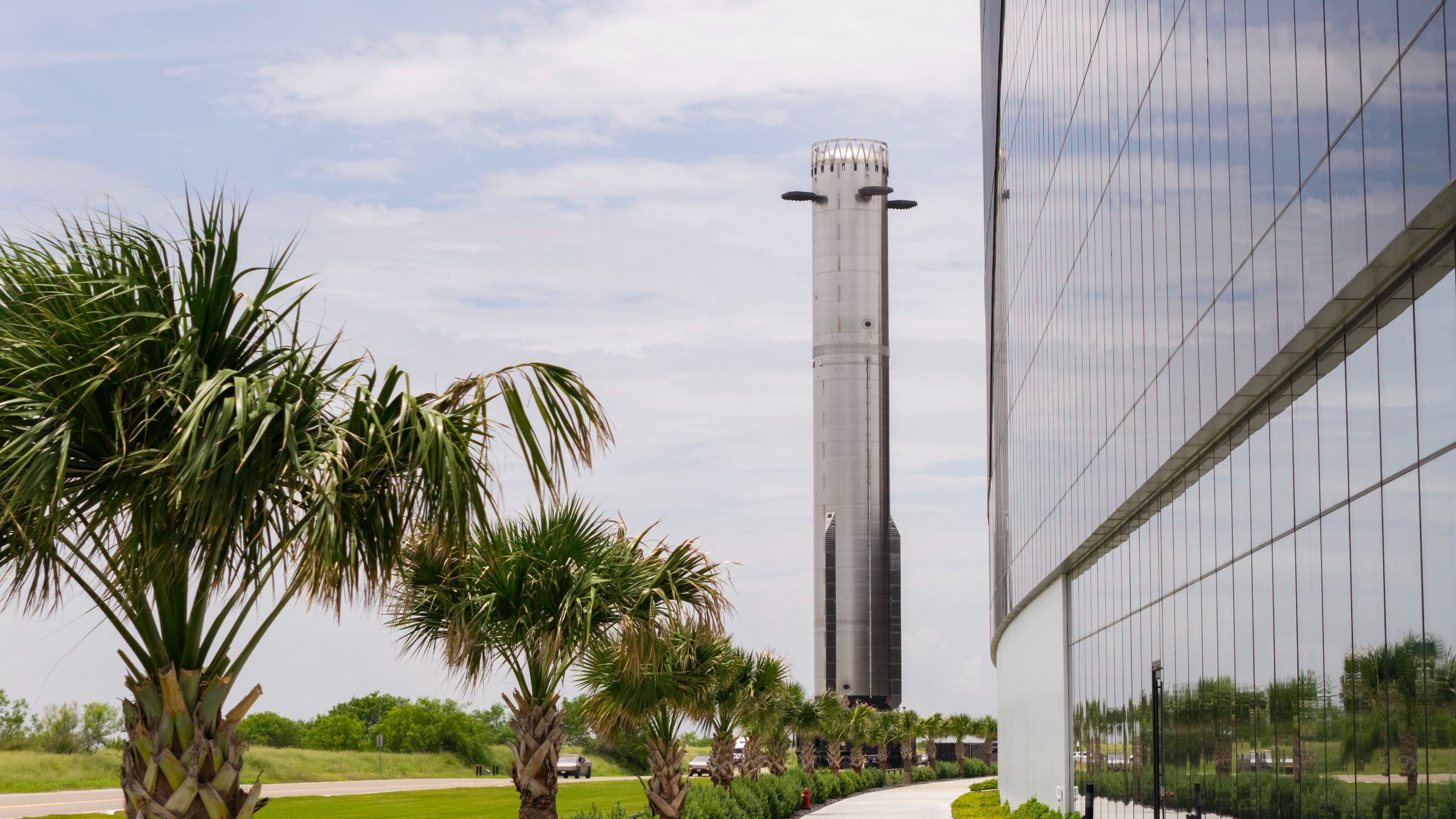 SpaceX liga todos os 33 motores potentes no teste de reforço da Starship antes do lançamento do vôo 13