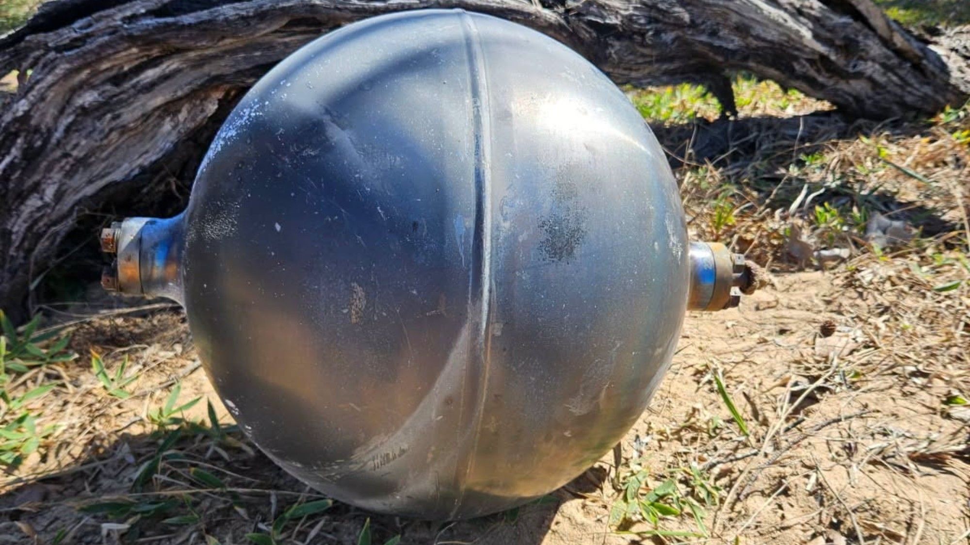 Esferas de metal encontradas na Austrália mostram quão pouco ainda sabemos sobre a queda de detritos espaciais, dizem especialistas