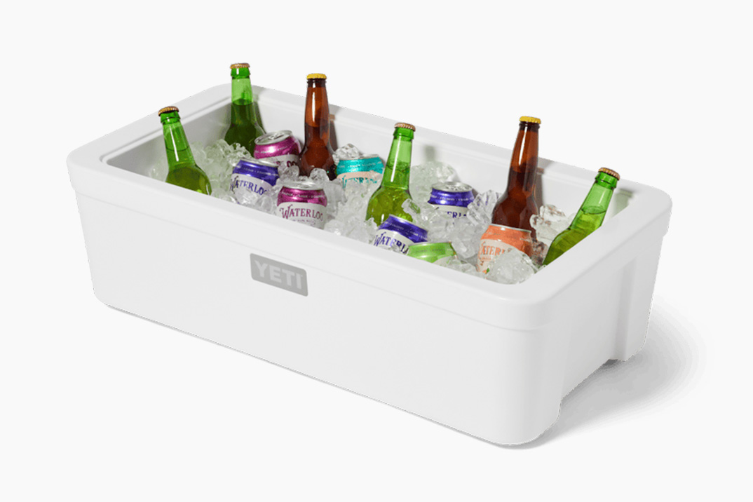 A caixa de gelo Tank 30 do YETI é basicamente um refrigerador de tundra com a tampa serrada