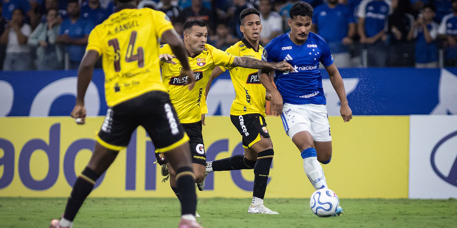 Conheça opções do Brasil para a próxima Copa; meio-campo é o foco