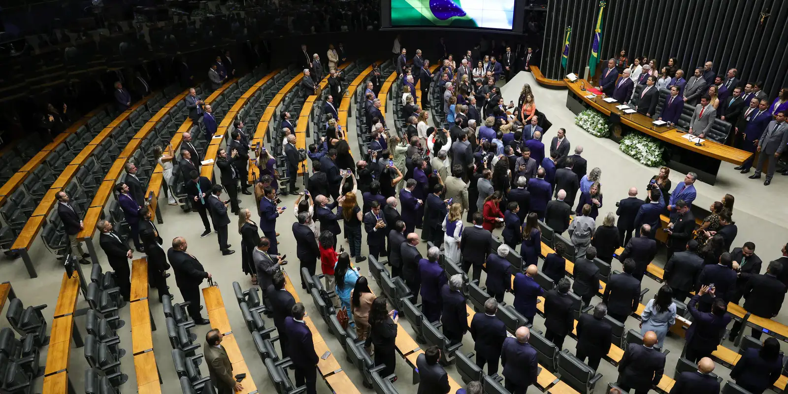 Um terço dos partidos explicou controle de emendas parlamentares