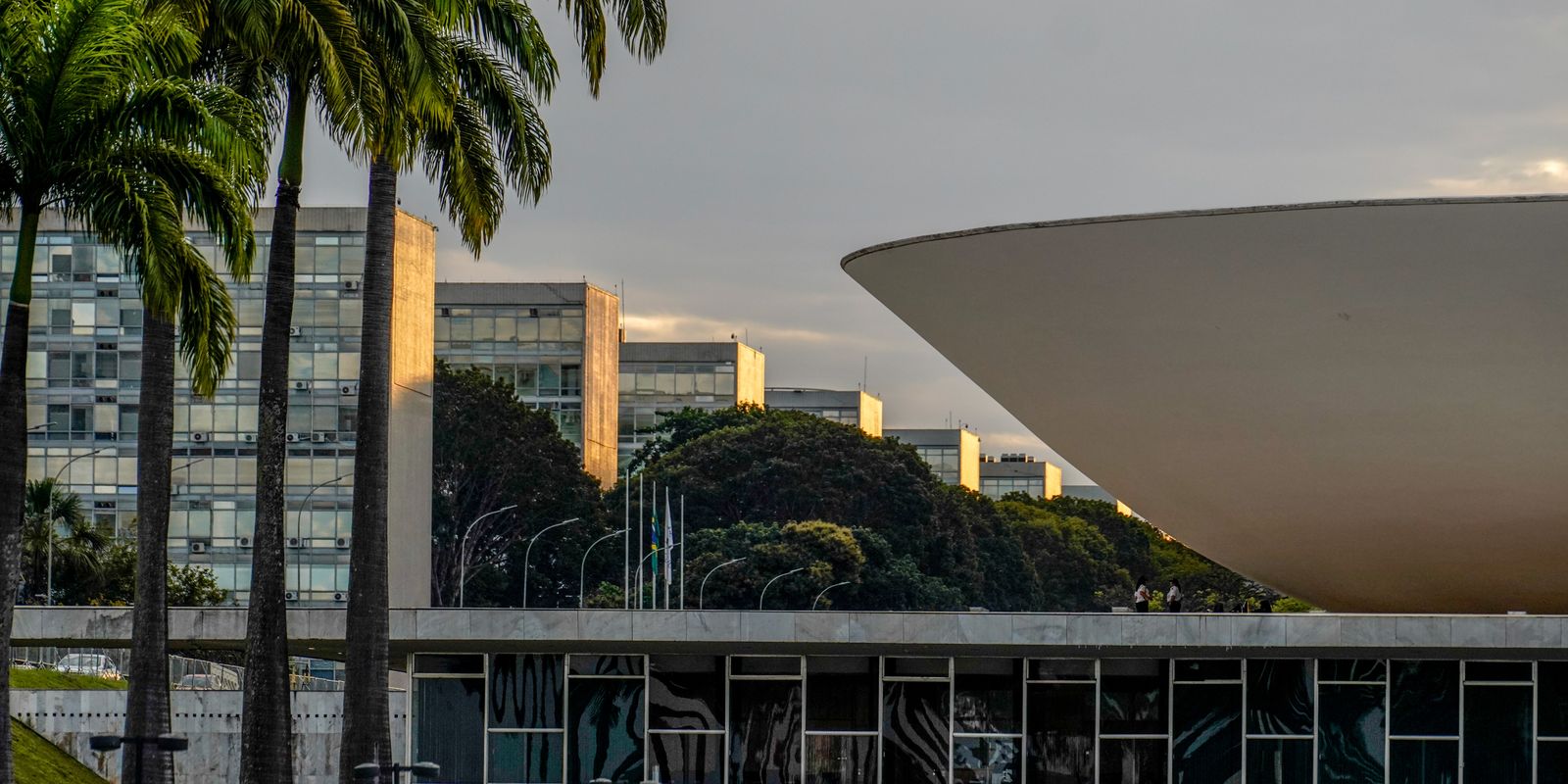 Congresso se aproxima do recesso sem votar PEC 6×1 e PL da Misoginia