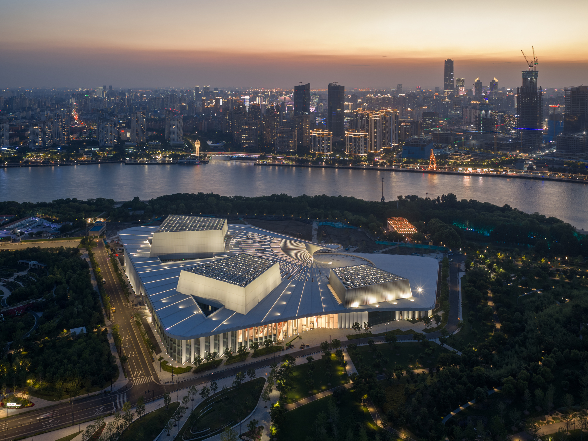 Grande Ópera de Xangai de Snøhetta e novo bairro de Foster + Partners em Seul: revisão desta semana