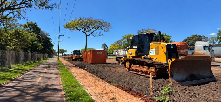 Obras Rodoviárias com Bulldozer CAT1…jpg